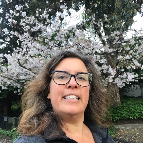 Meet your Posher, Sayrah - Picture 1 of 4